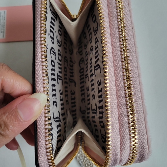 Juicy Couture "Juicy For All" Dusty Blush  Zip Around Wallet - Picture 8 of 11